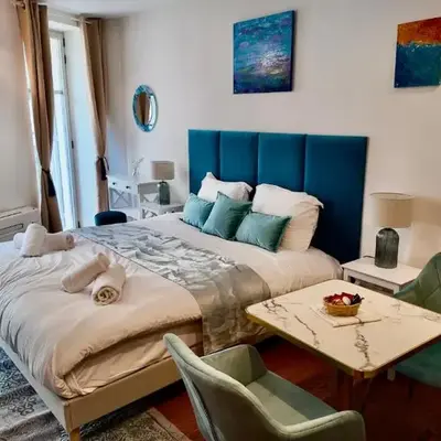 LB Vacation Rentals I Deluxe Studio w Balcony - 5mn Center I Casa d'Azur