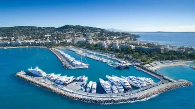 an aerial view of a harbor filled with boats at MIPIM Dispo Perle Rare Croisette A côté de l Hôtel Carlton Centre Croisette 5mn du Palais 4P Plage 1Mn in Cannes
