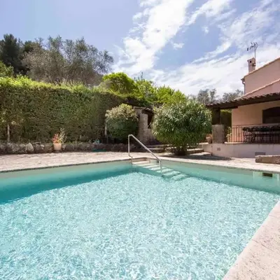 Large Provencal villa with swimming pool in lush greenery LIVE IN CANNES