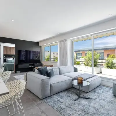 LUXURIOUS PENTHOUSE ROOFTOP MARTINEZ CROISETTE