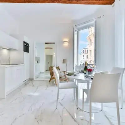 Alba apartment antibes street