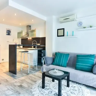 LE ROYAL Studio adorable avec terrasse