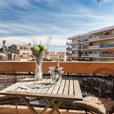 Modern 3 bedroom 3 bathroom apartment for rent near Cannes Old Town walking distance to Palais - 2000