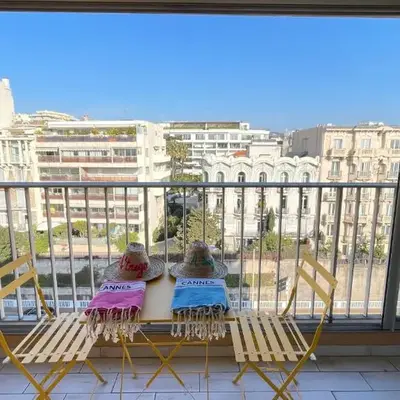 Cannes center - very practical - all comfort