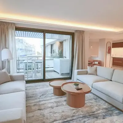 GRAY Renovated luxurious apartment located in Cannes
