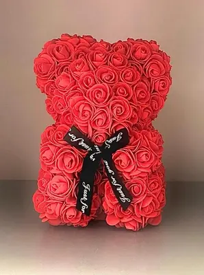 a large bouquet of red roses in the shape of a heart at Lovely studio in the heart of Cannes in Cannes