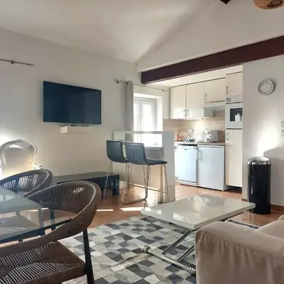 Place du Suquet - In the hart of old Cannes - 2 Min Walking distance from Palais de Festivals and Beaches