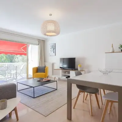 LE CORAIL spacieux avec beau et ample balcon