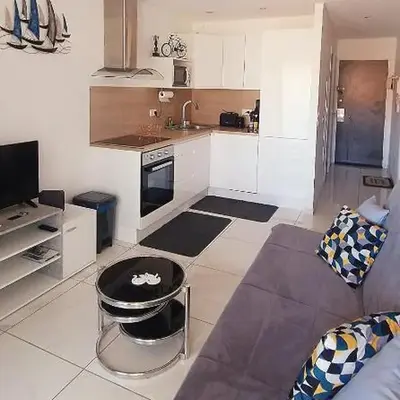 2 pièces avec terrasse -Calme-Sans vis à vis-garage-centre de Cannes