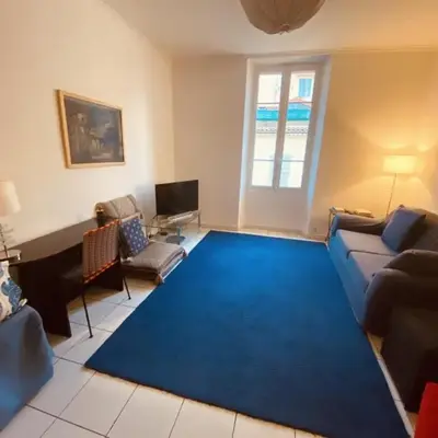 2 bedroom apartment in the heart of Cannes air conditioning easy walk to the Palais des Festivals - 2015