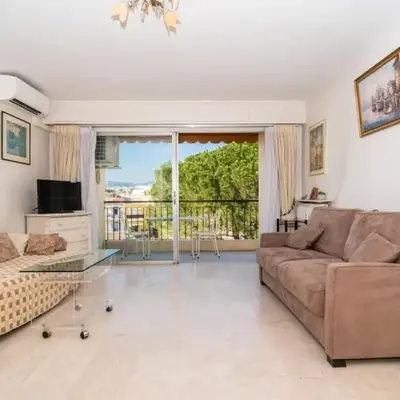 Cosy Studio Cannes Center beaches shopping and congresses LIVE IN MERLE