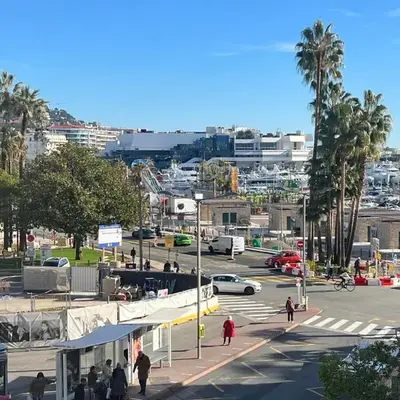 Appartement 33 m2 comme une junior suite - vue Port et Palais des festivals