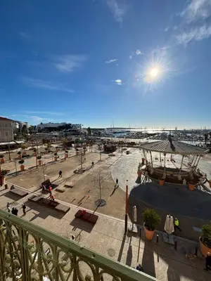 a view of a skate park from a balcony at Cannes : Agréable et lumineux appartement vue mer in Cannes