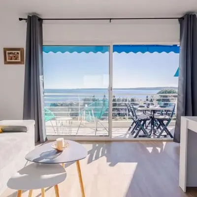 Apartment With Panoramic Sea View