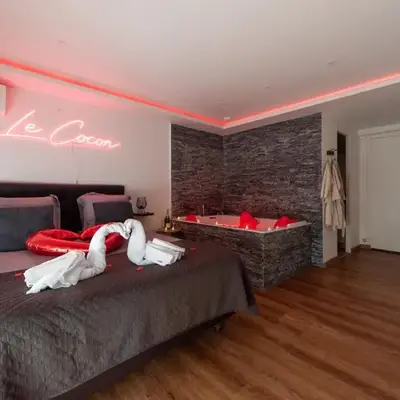 LE COCON- Jacuzzi & Sauna privés By SweetDreams
