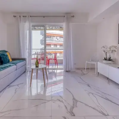 Cannes le Versailles Standing Presta