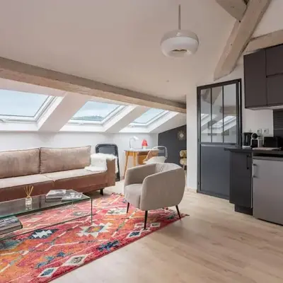 Appartement sous les toits 5 min du palais à pied