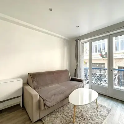 Superbe appartement avec terrasse centre-ville et plage à 5 min