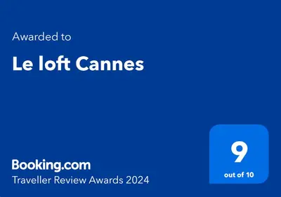 a blue screen with the text upgraded to ice left games at Le loft Cannes in Cannes